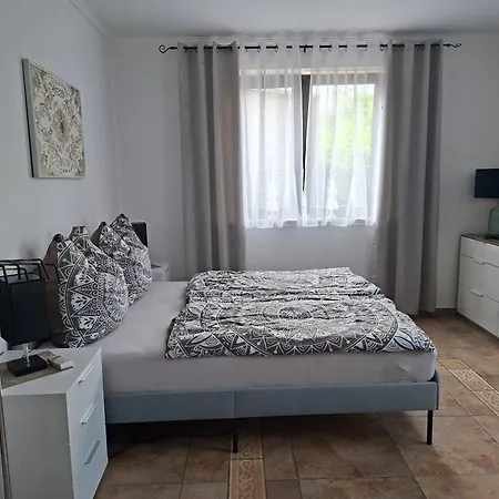 Homestay Wohlfuehlsoase - Haus Mit Kueche & Garten Rhede (North Rhine-Westphalia)