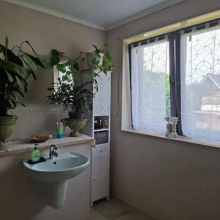 Haus Mit Garten Privatunterkunft