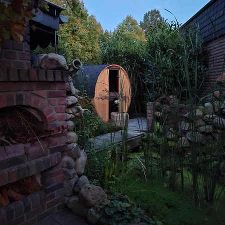 Homestay Wohlfuehlsoase - Haus Mit Kueche & Garten Rhede (North Rhine-Westphalia)